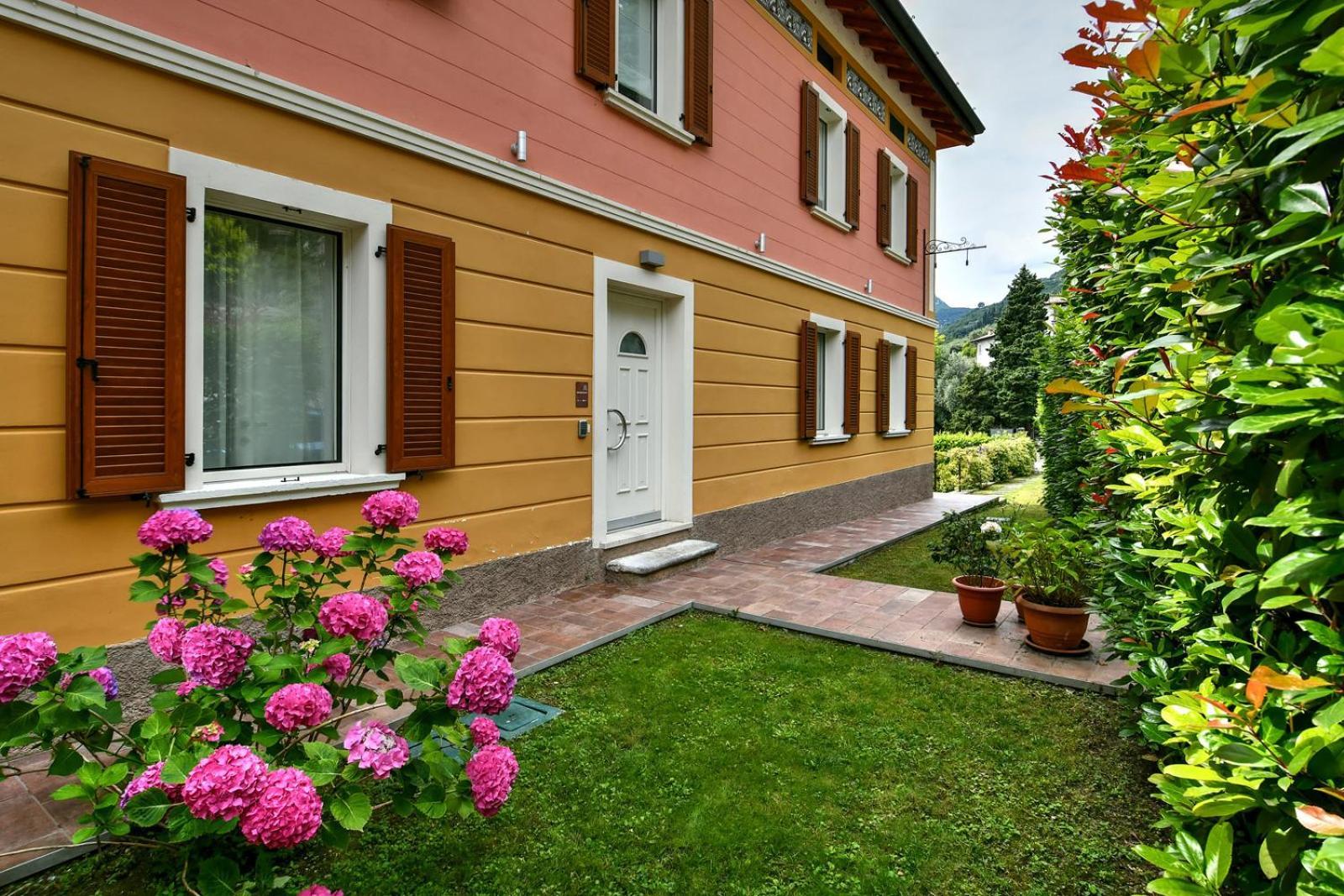 Il Sogno Sul Lago Гарньяно Экстерьер фото